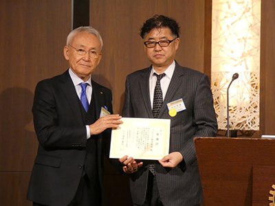 感謝状授与の様子