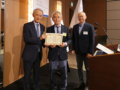 感謝状授与の様子