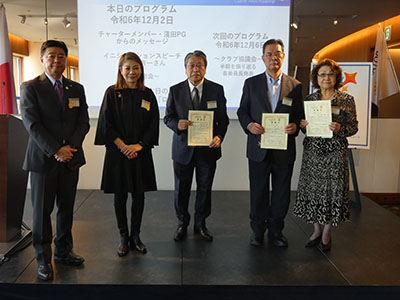 表彰状授与の様子1