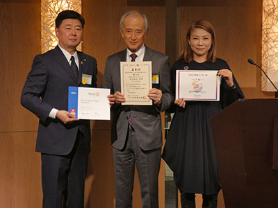 表彰状授与の様子1