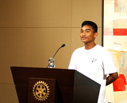 国際奉仕活動「ISAKサマースクール2012報告」の様子