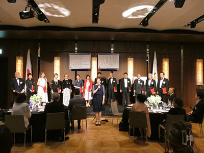 年度末夜間例会の様子