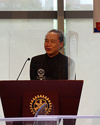 秋津　壽男会員